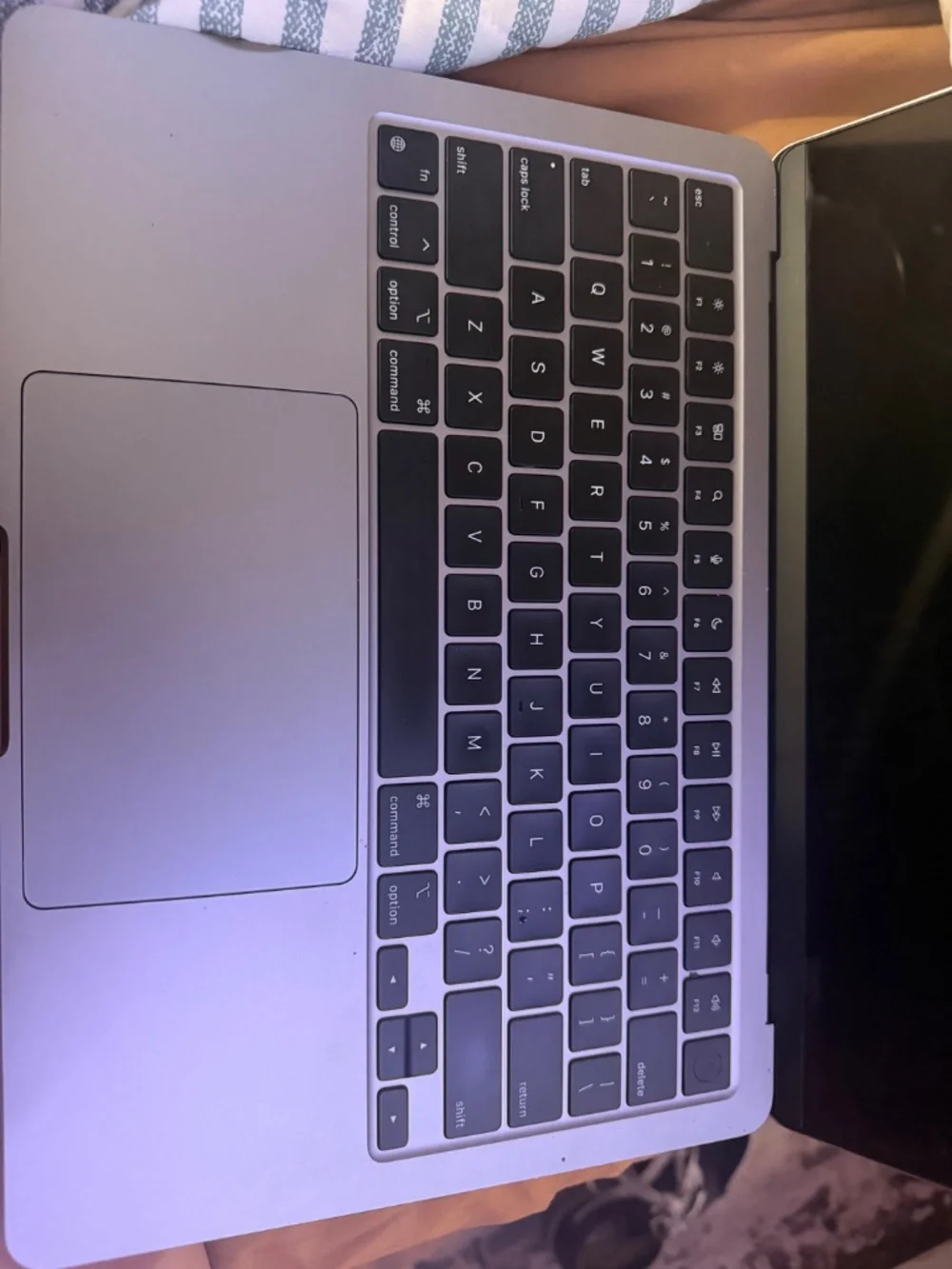MacBook Air 13 inch M3 2024